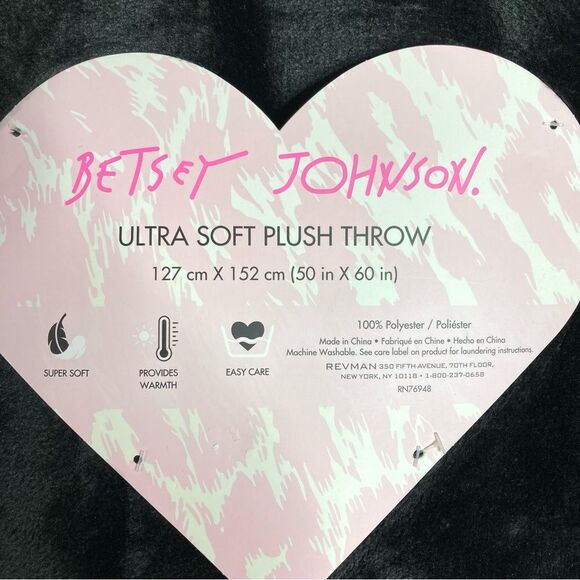 Betsey Johnson Black Cool Cat Ultra Soft Plush Throw 50”x60” NWT Rainbow Groovy - Picture 6 of 9